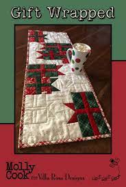 Gift Wrapped Tablerunner Pattern